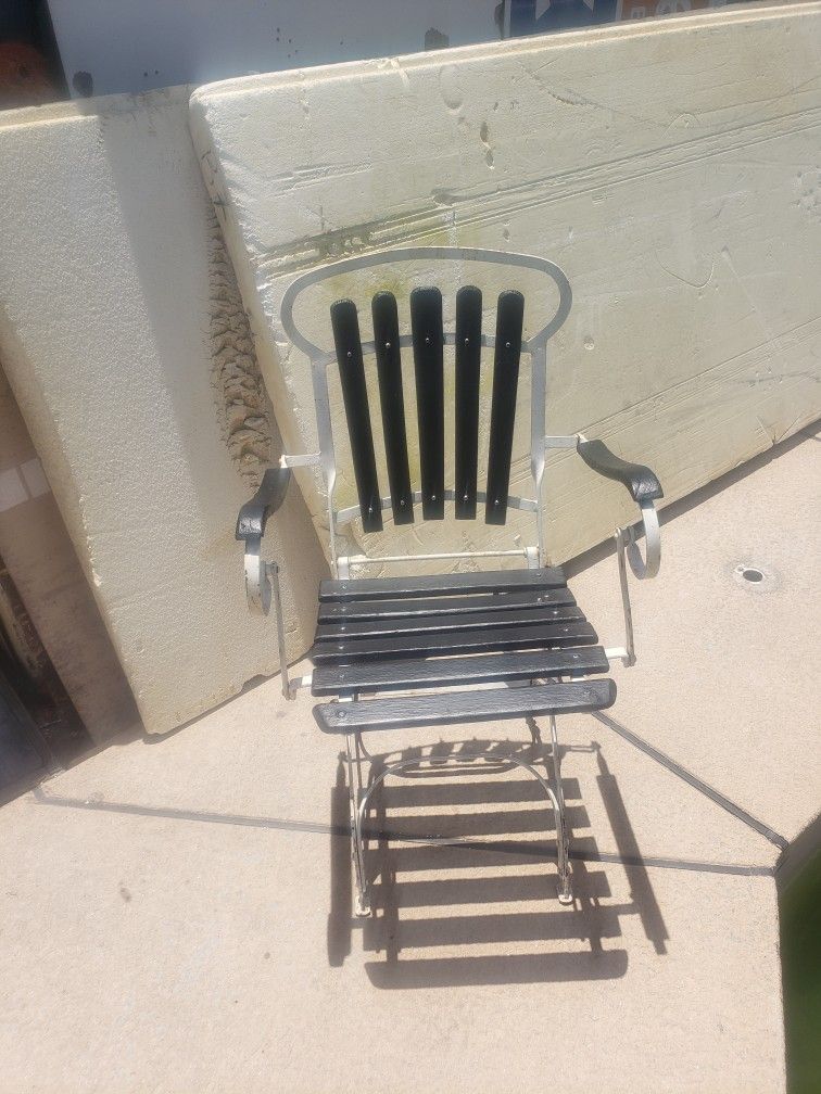 Antiques rod iron And wood folding chair