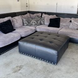 Sectional With Refurbished Ottoman 