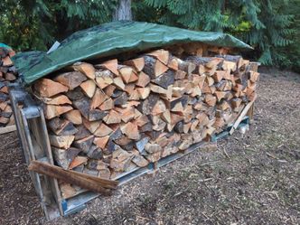 Seasoned Douglas Fir Firewood - 1/2 Cord - Free Delivery
