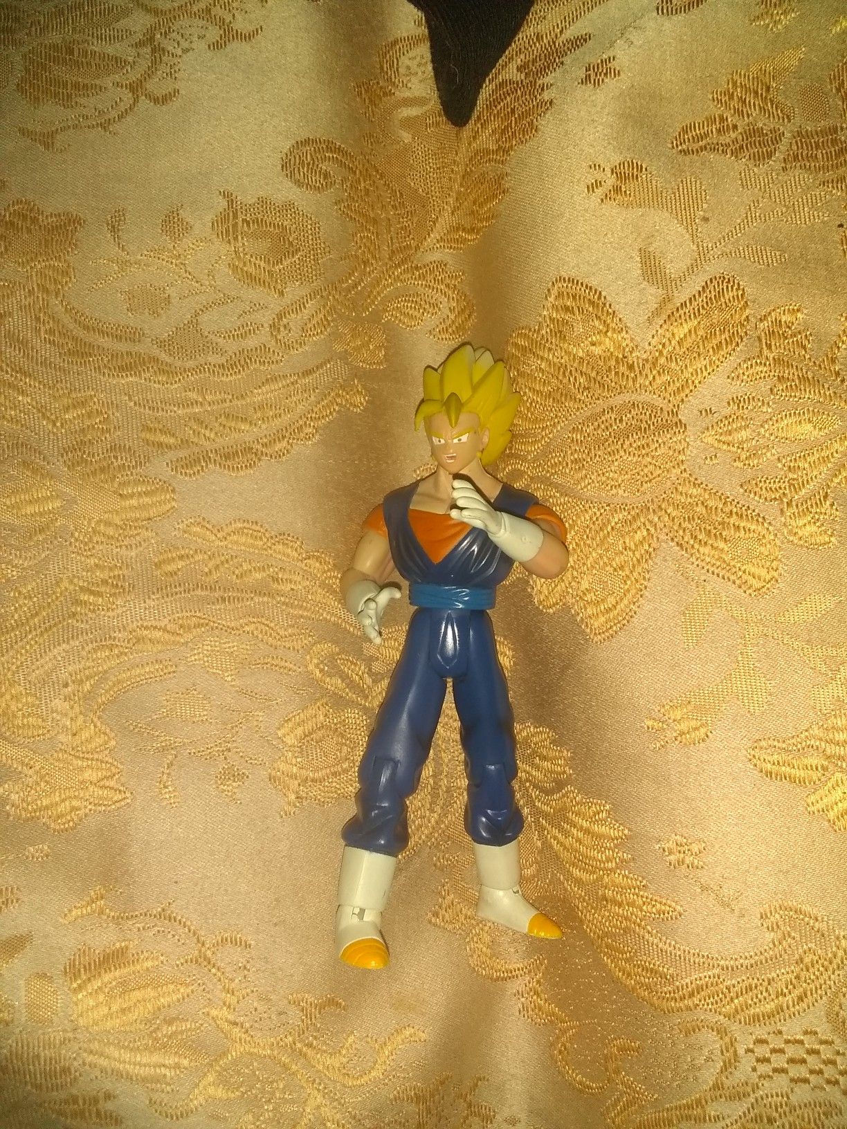 Super vegito figure