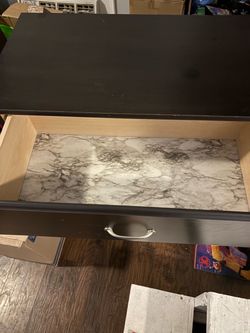 4-Drawer Dresser – Great Condition – 50