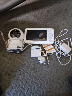 V tech pan and tilt video monitor, baby monitor