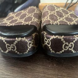 Gucci Sandals 