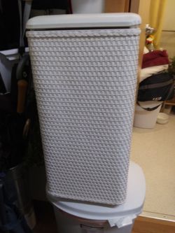 Canasta Laundry basket with lid