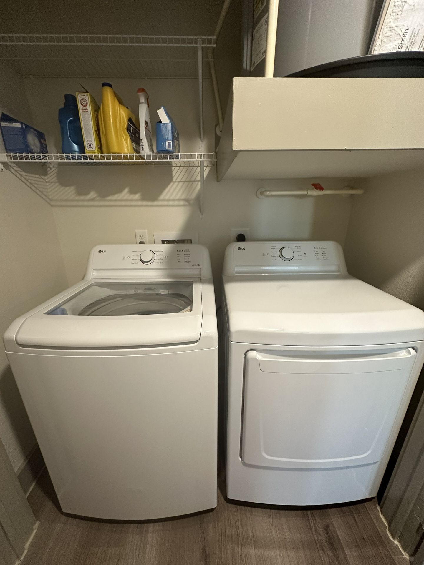 Like NEW LG Washer & Dryer!!