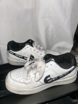 White Nike Air Force’s Just Do It Logo