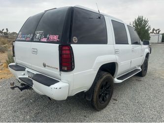 2000 Cadillac Escalade 4x4 low miles