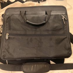 Laptop Carrying Case.  Shoulder/hand Straps