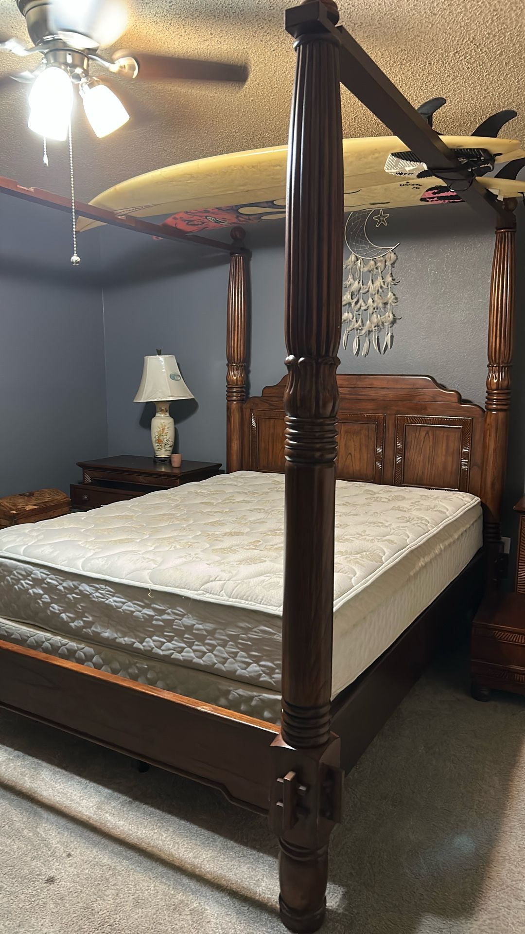 Four post queen, size bed