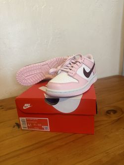 Nike Dunk Low Pink Foam Size W 6 / 4.5Y