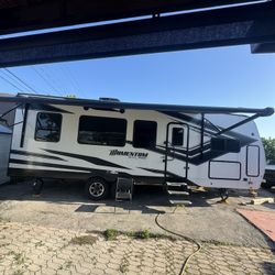 Grand Design  Momentum G Class  25G 