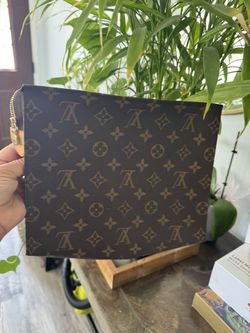 LV Poche Toilette