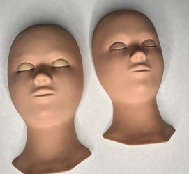 Lash extensions mannequin head