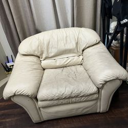 Flexsteel Leather Pillowback Chair