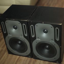 Behringer Truth 2031A Studio Monitors