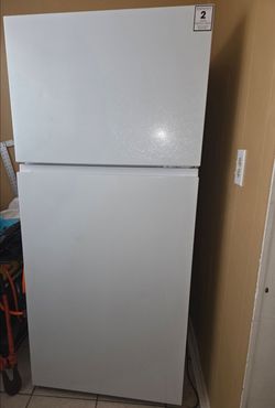 Hisense Top Freezer Refrigerator