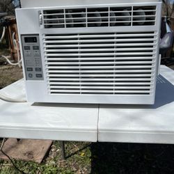 GE 5,200 BTU Window Ac Unit 