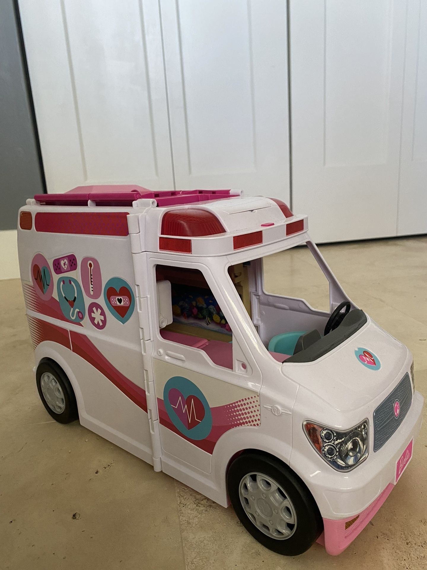 Spreek luid Leegte linnen Barbie Ambulance for Sale in Fort Lauderdale, FL - OfferUp