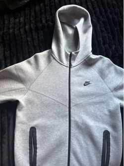 NIKE TECH GRAY