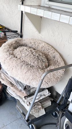 Pet bedding moving sale