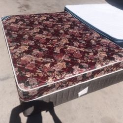 Serta queen mattress and box spring