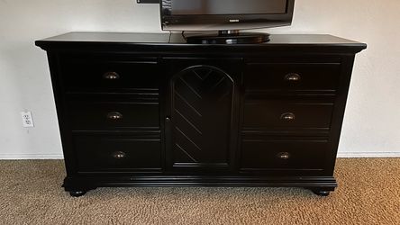 Drawer Dresser
