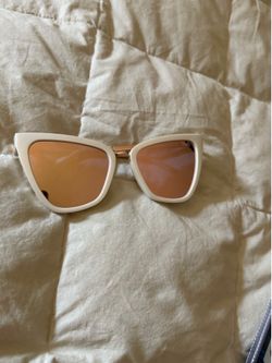 QUAY sunglasses -NEW