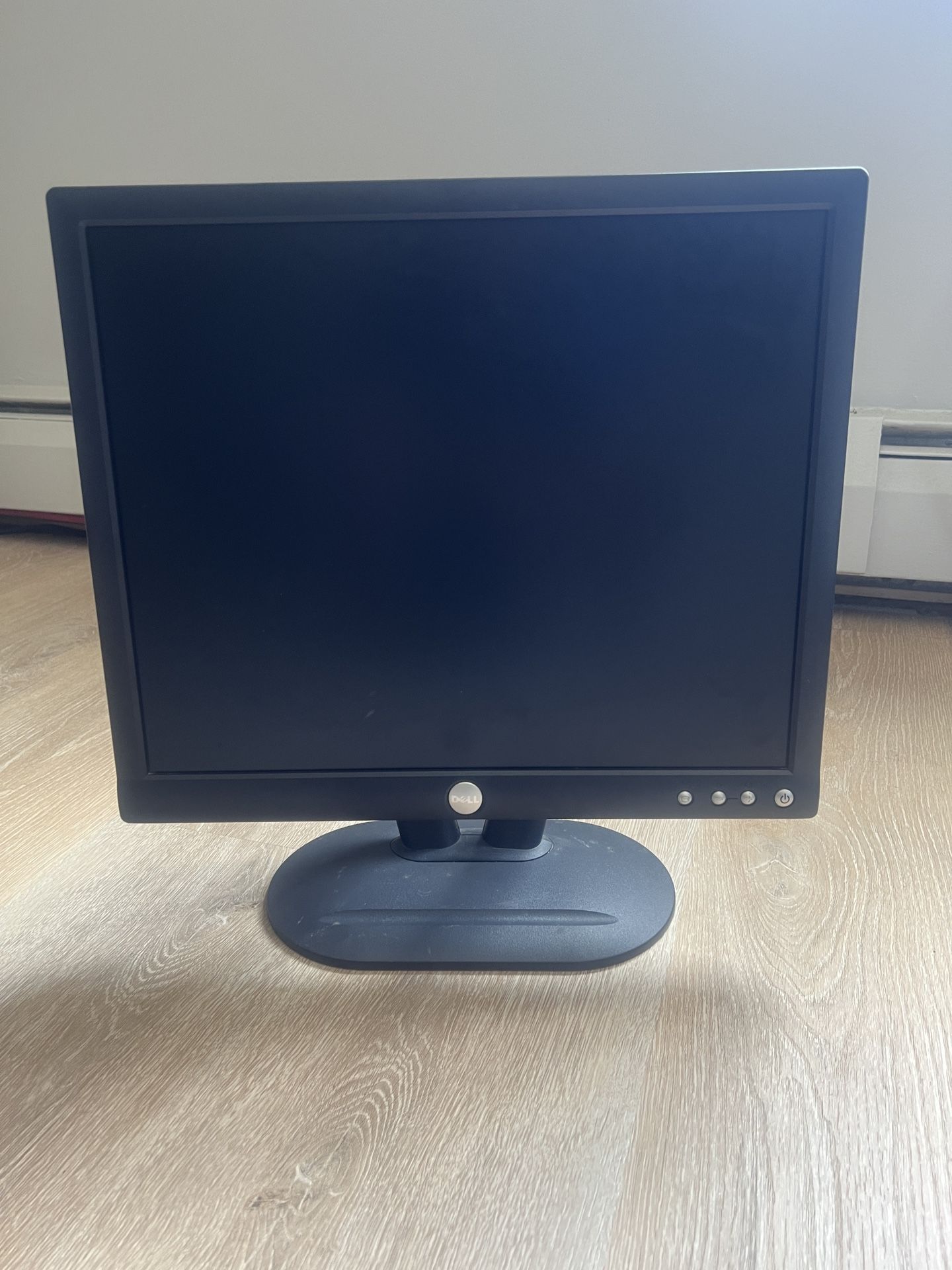 Monitor - Dell 19 inch Monitor