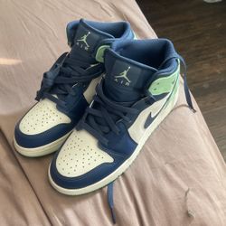 Air Jorden Boys Size 6