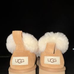 **NEW/Authentic** UGG Nita Platform Slipper - Women's SIZE 8