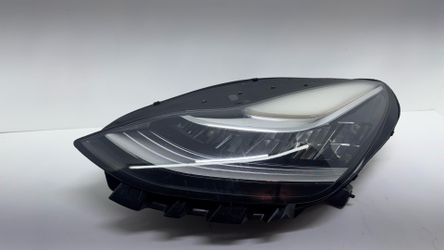 2022 Tesla model 3 front left (driver side) headlight