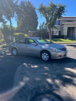 2012 Nissan runs and drives great new tires AC blows cold asking 3900 or best offer 2012 Nissan runs and drives great new tires AC blows cold asking 3