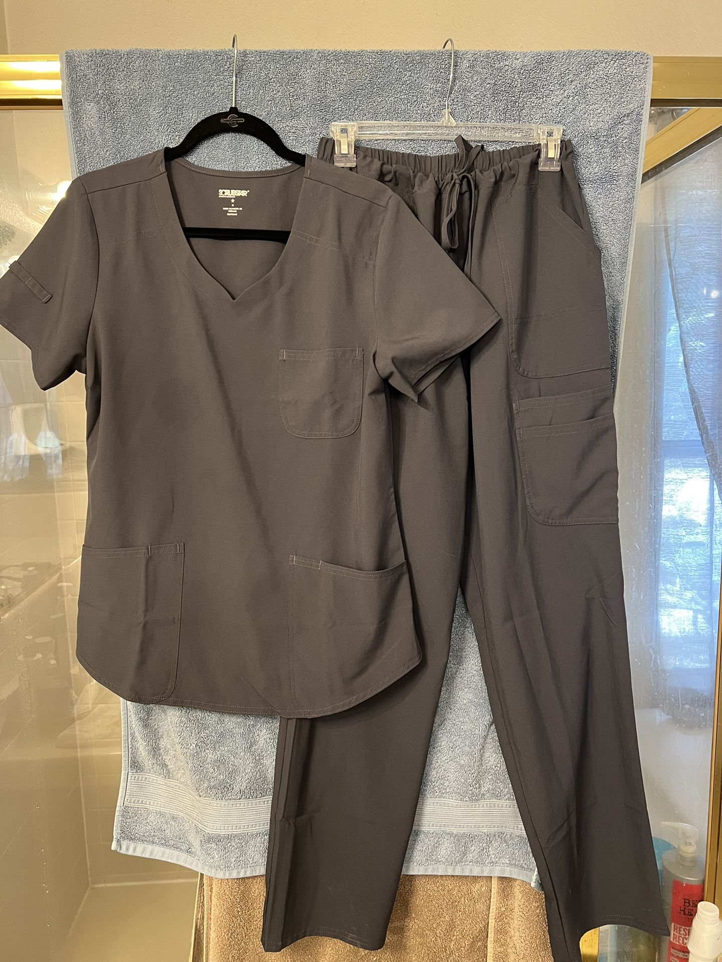 WOMENS SCRUBS
