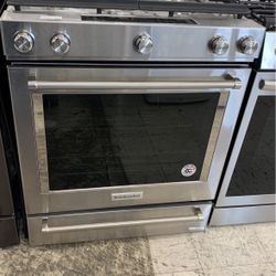 Kitchen aid Stove 