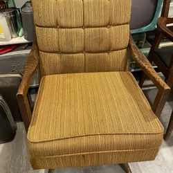 Vintage Paoli Swivel Rocker With Original Upholstery 