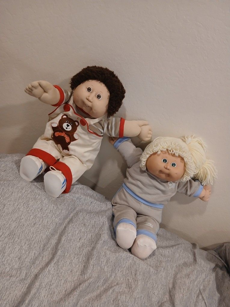 Cabbage patch kid dolls