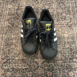 Black Adidas Superstar