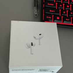Apple AirPods 2nd Generation-lightning