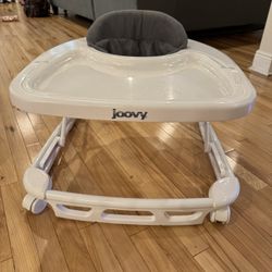 Joovy Spoon baby walker 