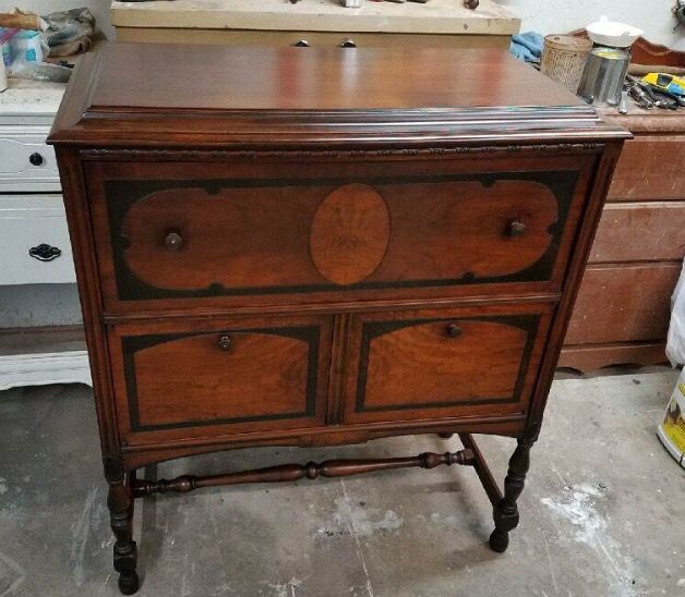 1926 pooley radio Cabinet