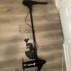 Newport Vessels Series X (Trolling Motor)