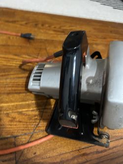 Vintage BLACK & DECKER U-131 7 1/4" 1 1/4 HP Circular Saw