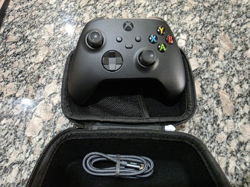 New Xbox X S ONE Controller + Battery Pak + Case