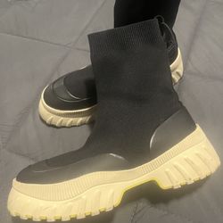 Women Boots ..ZARA.. Black Stretch Ankle Size 6.5, 7 / 37 Very Good Condition $55
