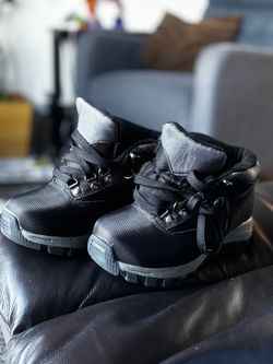 Boy boots
