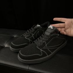 Jordan 1 Low Travis Scott 