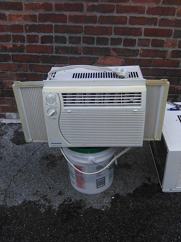 Fedders 5000btu Window AC Air Conditioner