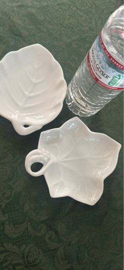 White Ceramic Leaf-Shaped Dishes Set of 2