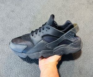 Nike Air Huarache ‘Triple Black’ 2021 (Sz 10.5M/12W)