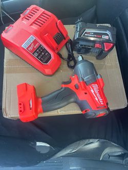 Milwaukee M18 FUEL Impact Wrench Kit – 1/2” | Battery + Charger Included